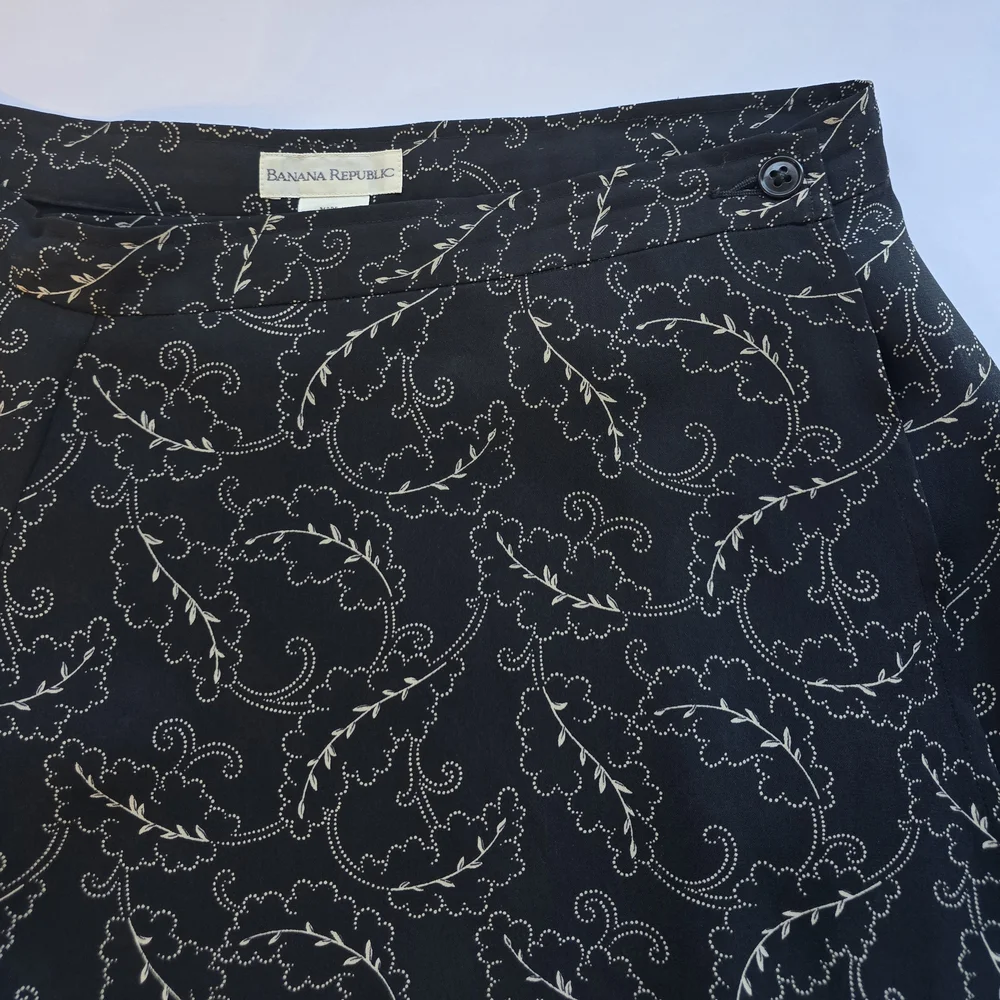 Banana Republic Elegant Black Skirt Size 10 Office Workwear Business Casual